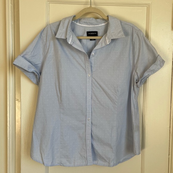 Liz Claiborne Tops - Liz Claiborne Career Women’s Short Sleeve Button-Down Shirt - NWOT - size XL